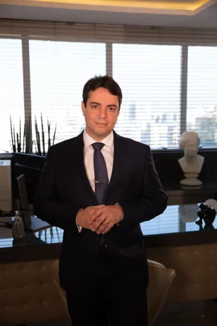 Dr. Dreyfus Fabrini - Cirurgião Plástico